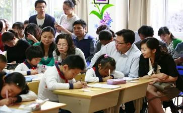 公办学校教师辞职报告8篇