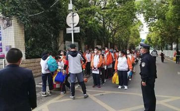 爱护校园环境的倡议书最新6篇