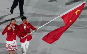 升旗手和护旗手的先进事迹6篇