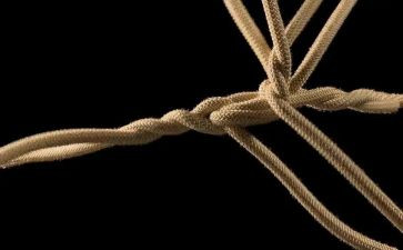 有趣的绳子体育游戏教案7篇