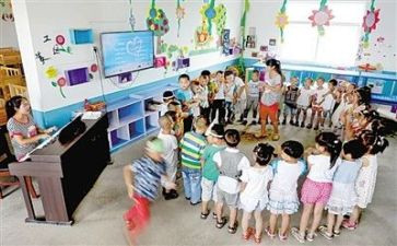 小学前半年工作总结7篇