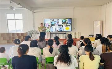 中小班生活老师的个人总结7篇